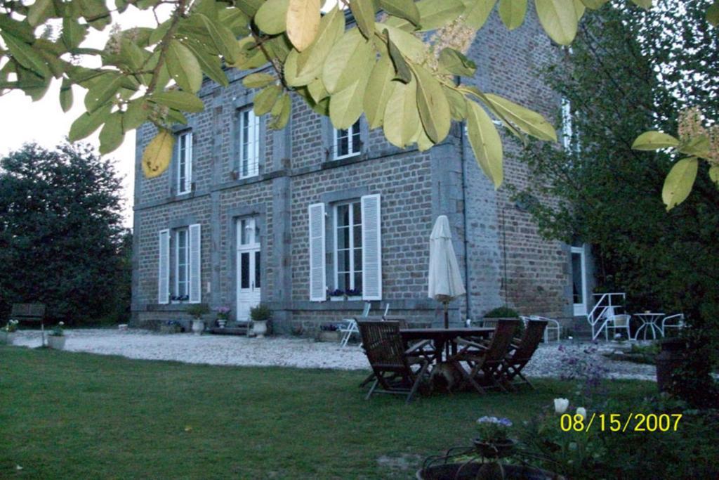 Le Presbytere Acomodação com café da manhã Saint-Bomer-les-Forges Exterior foto